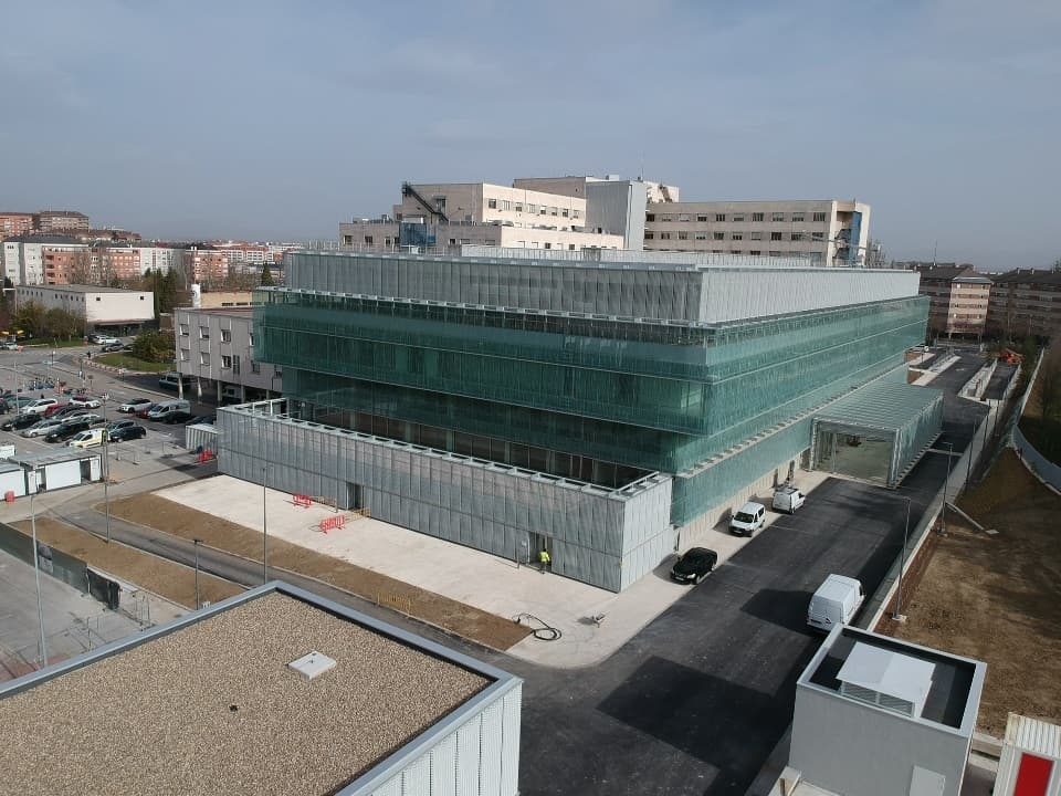vista superior lateral nuevo edificio hospital txagorritxu construcciones olabarri