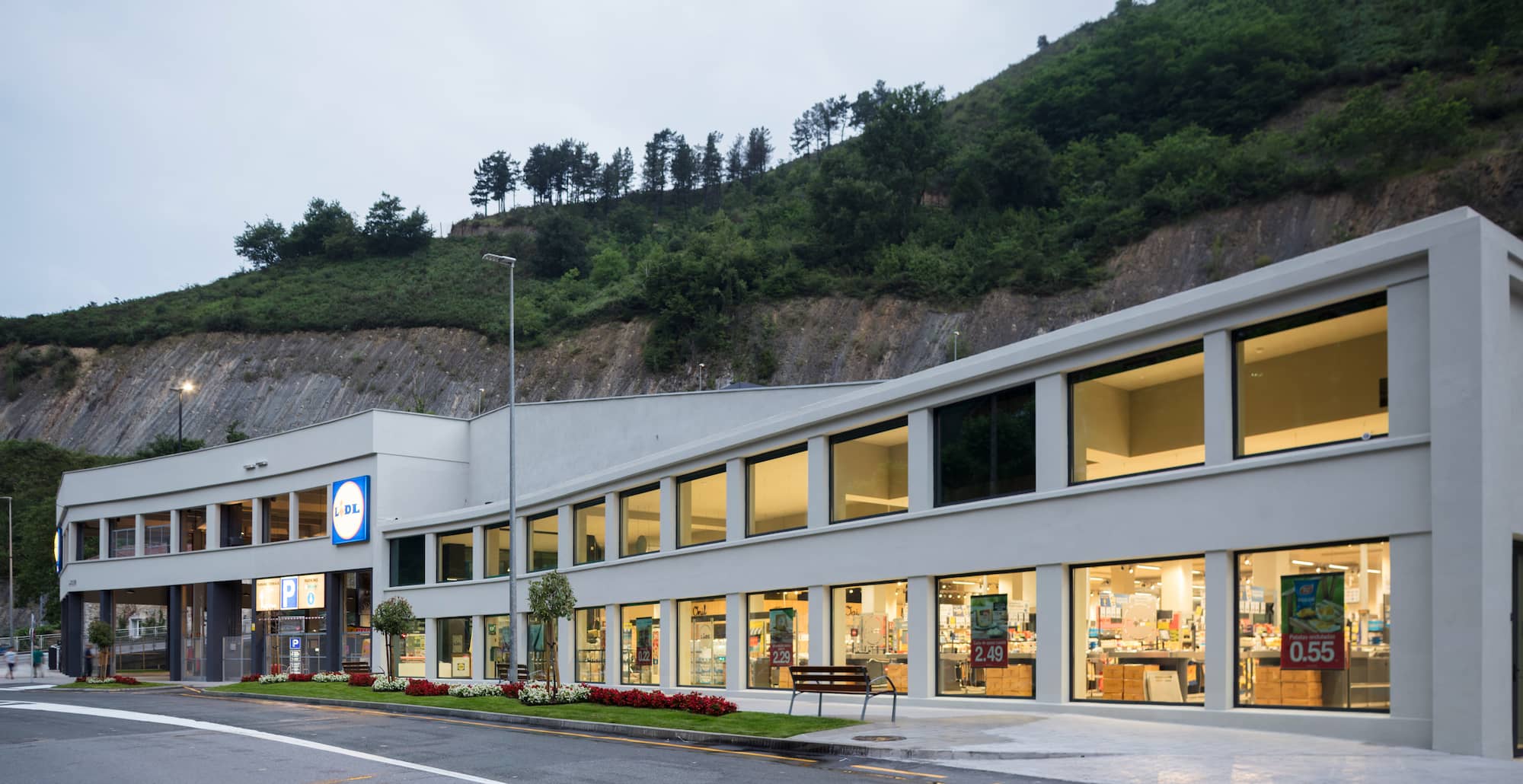 LIDL fachada construcciones olabarri